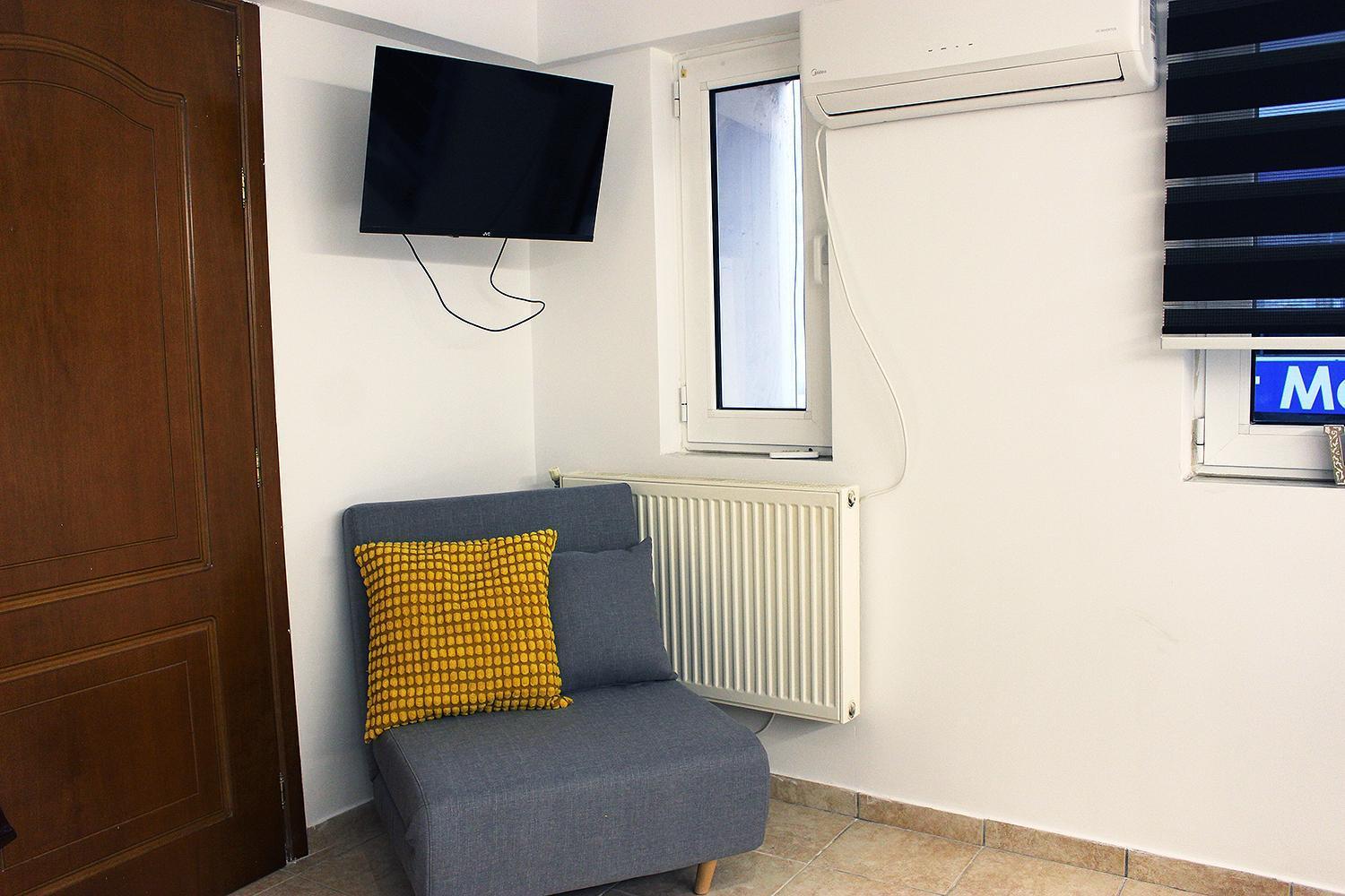 Flumen House - - *