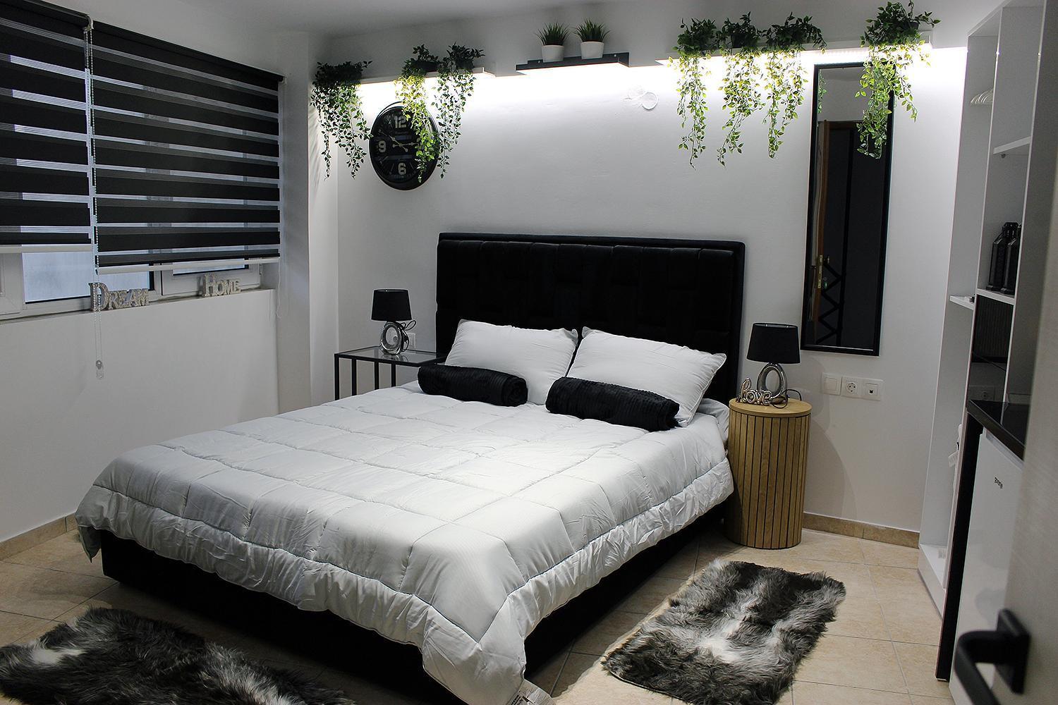 Flumen House - -